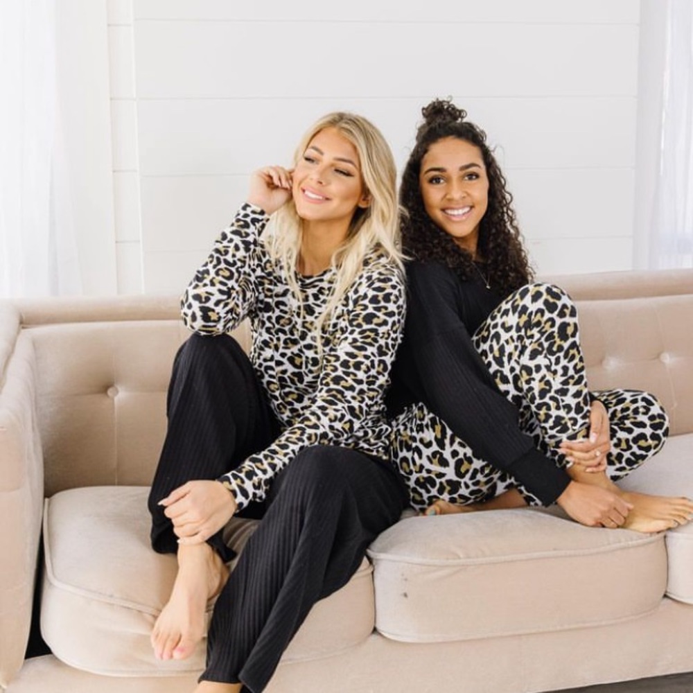 🐆 Emi & Kay Leopard Jogger Set - Picture 6 of 10